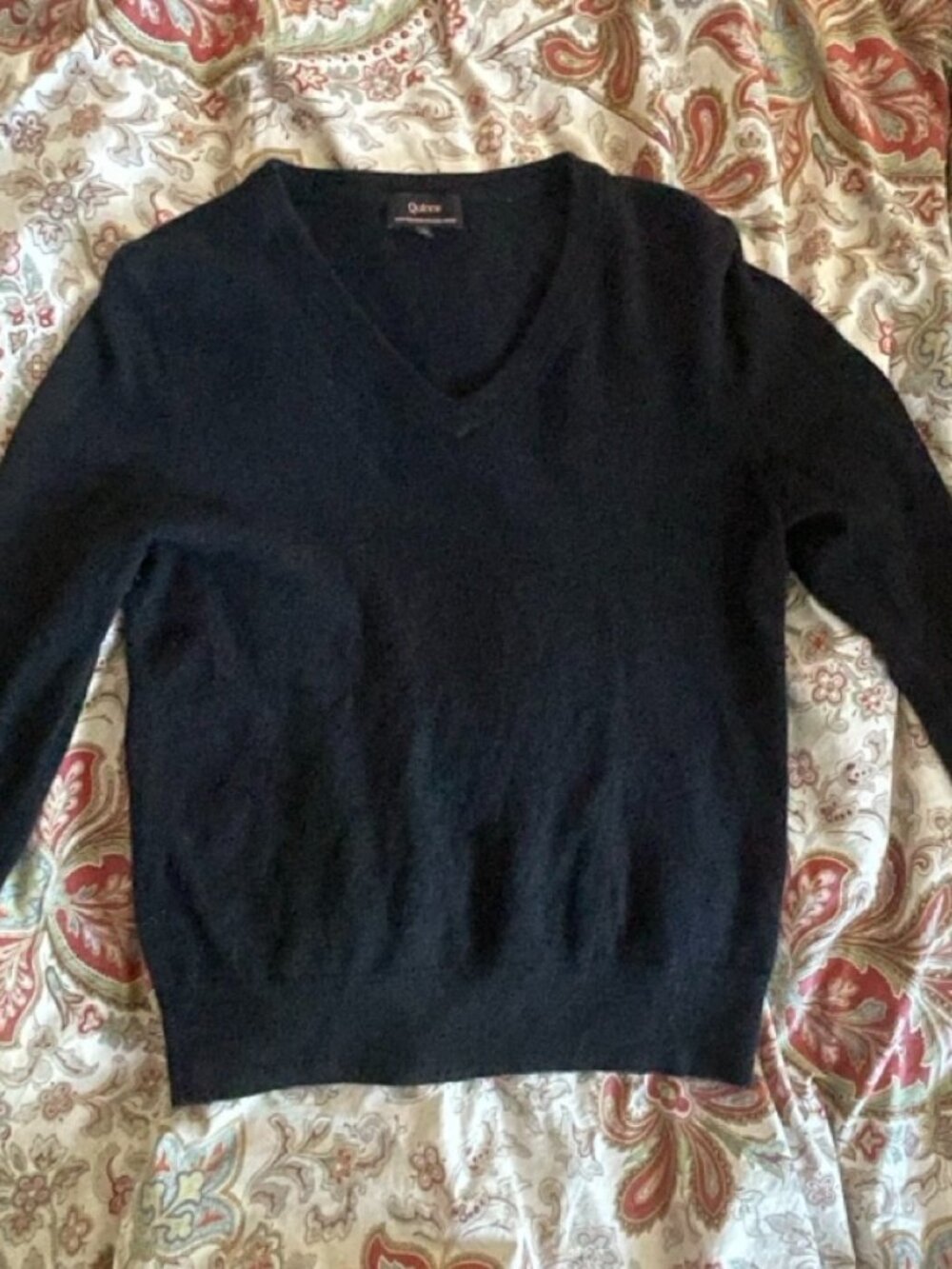 Women's Quince Black V-Neck 100% Cashmere Sweater Medium EUC!!!